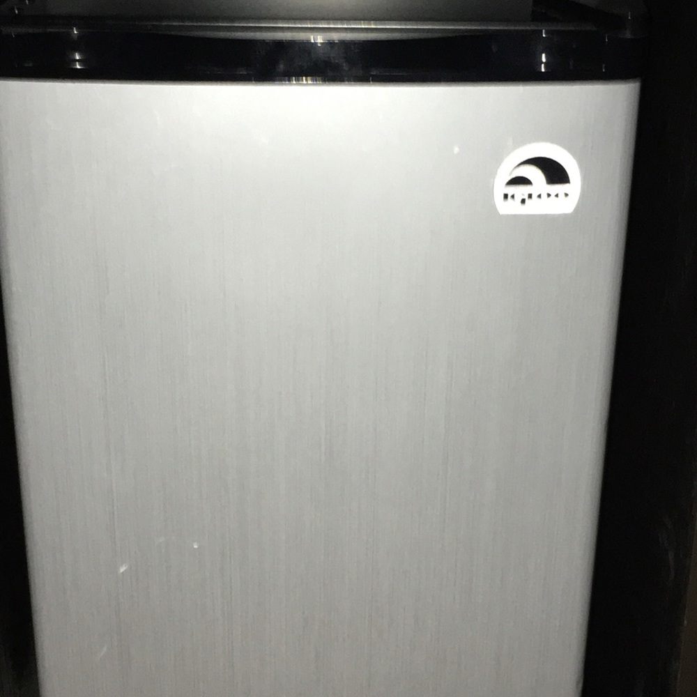Mini fridge